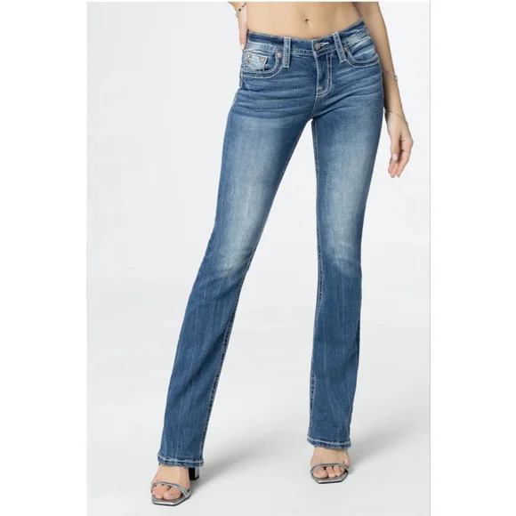 Miss Me Mid Rise Embellished Dreamcatcher Bootcut Jeans Size 33 - Picture 1 of 15